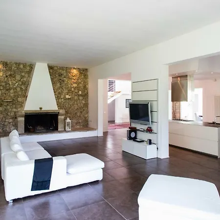 Luxury Moruse Villa